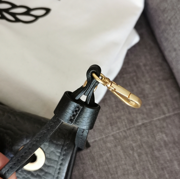 SOLD NWT MCM Signature Liz Reversible Tote Limited - Picture 8 of 14